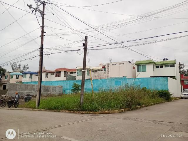 VENTA DE TERRENO 304 M2 EN ESQUINA FRACCIONAMIENTO MAGNOLIAS AREA CONALEP/TECN0LOGICO POZA RICA