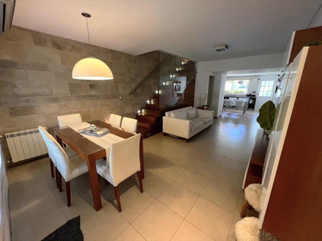 Venta de Triplex de Categoria en Villa Bosch en Inmomap