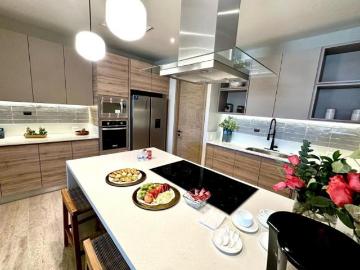 Venta de Últimas Unidades en SM13 Vela Towers amenidades en roof de 3 Rec Vista la Laguna