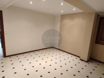 Venta de un amplio piso de 3 habitaciones con potencial y excelentes conexiones de transporte