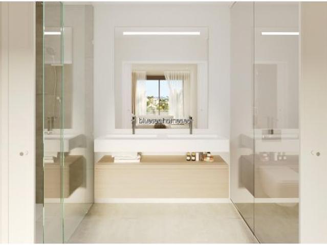 Venta de villa adosada con tres dormitorios en Fuengirola, Málaga, Costa del Sol