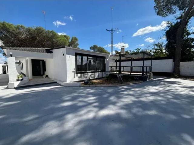Venta de villa en El Provencio