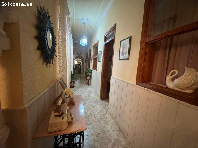 Venta de vivienda con terreno y vistas al mar en Los Silos