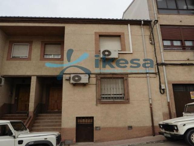 Venta de vivienda en Villanueva del Arzobispo, Jaén. Activo inmobiliario Sin Posesión, no se puede