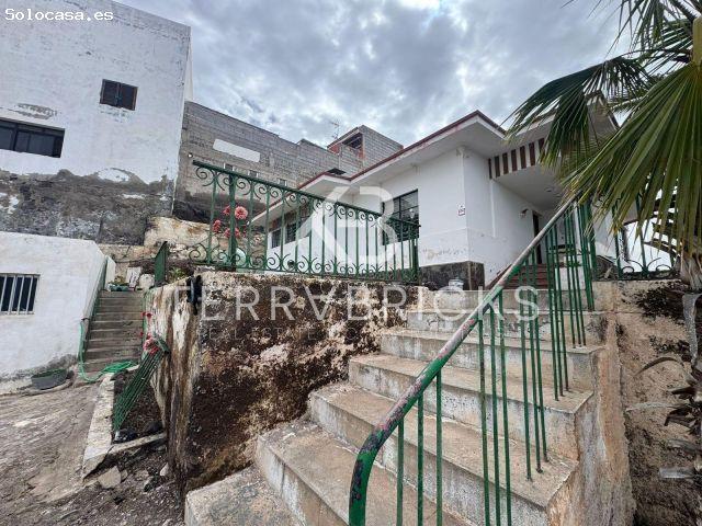 Venta de vivienda en el casco de Guía – Parcela urbana con gran potencial de desarrollo