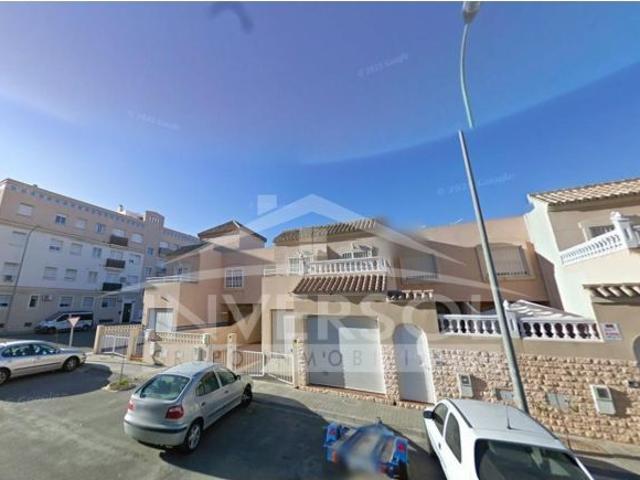 VENTA DE VIVIENDA EN HUERCAL DE ALMERIA