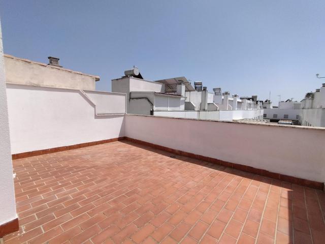 Venta de Adosado con garaje, trastero, patio y azotea en Bujalance Córdoba
