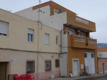 Venta de Adosado en Almería Sin posesión