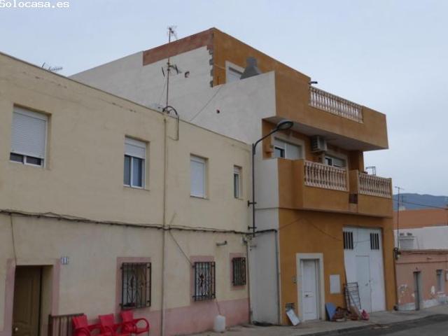 Venta de Adosado en Almería Sin posesión