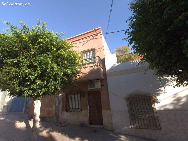 VENTA DE ADOSADO SIN POSESIÓN EN ALMERIA ALMERÍA