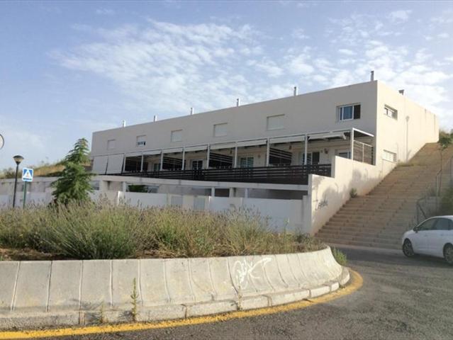 Venta de Adosado Sin Posesión en Granada