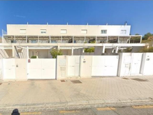 Venta de Adosado Sin Posesión en Granada