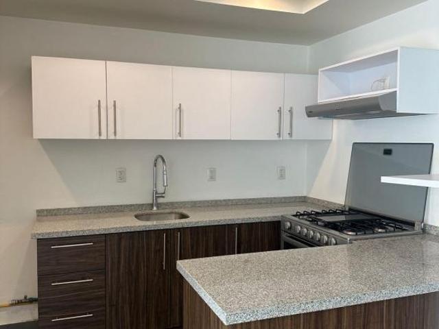 Venta de amplio departamento de un nivel dentro de Alia, Centro Sur