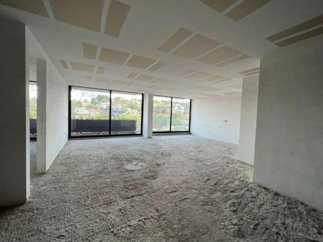 VENTA DE AMPLIO DEPARTAMENTO SIN ACABADOS EN TECAMACHALCO