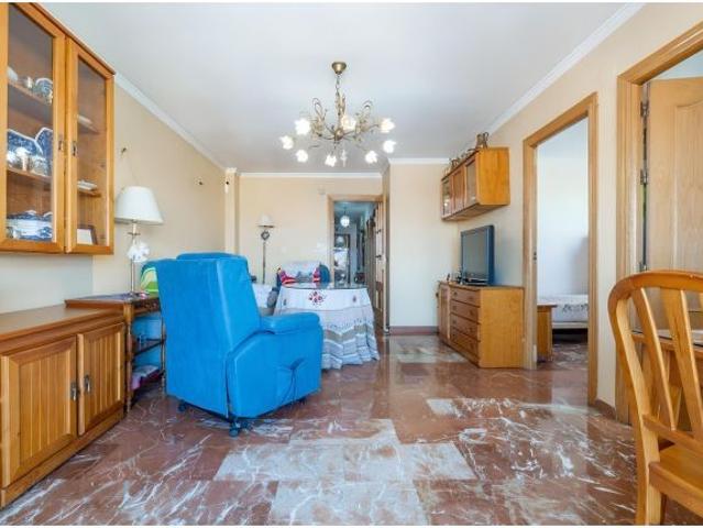 VENTA DE AMPLIO Y LUMINOSO PISO EN RIBERA DEL BEIRO GRANADA