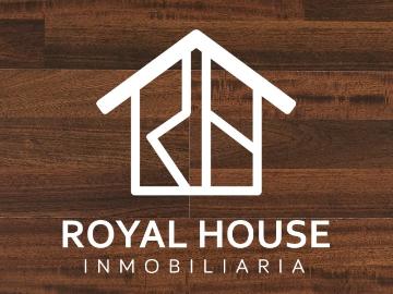 Venta de bonita casa en el dpto de iquitos, zona tranquila 3 pisos buen lugar