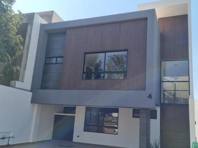VENTA DE CASA MUY AMPLIA EN PARQUE COLIMA, LOMAS DE ANGELOPOLIS PUEBLA