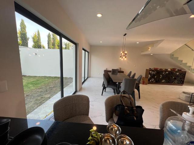 VENTA DE CASA MODELO VANESSA EN RESIDENCIAL LOS LAURELES EN METEPEC