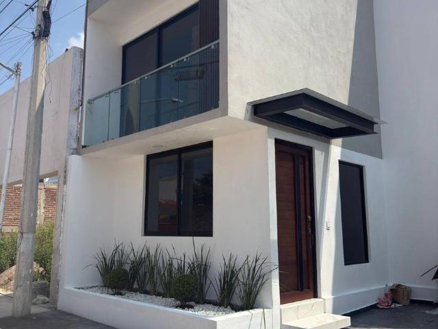 VENTA DE CASA MODELO HOMERO, FRACC POLANCO