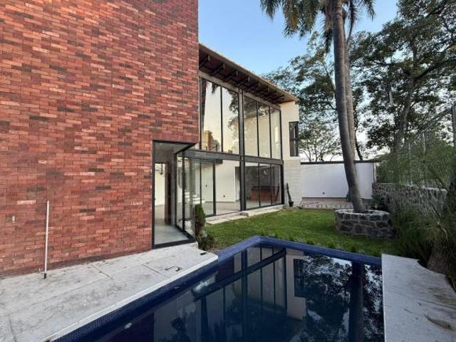 VENTA DE CASA NUEVA DENTRO DE FRACCIONAMIENTO, ACAPATZINGO, CUERNAVACA
