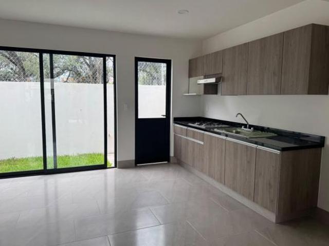 Venta de casa nueva en Brisas del Lago zona norte