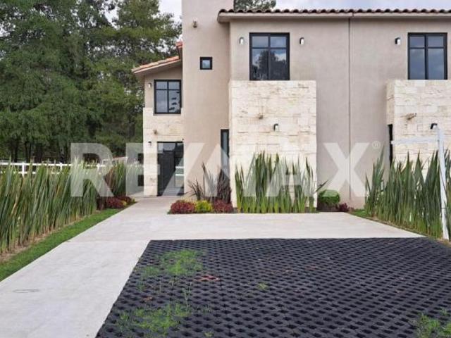 Venta de Casa Nueva en Club de Golf La Esmeralda. 4