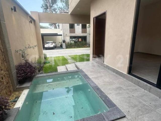 VENTA DE CASA NUEVA EN CONDOMINIO RESIDENCIAL MAXIMILIANO, CUERNAVACA