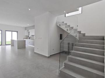 Venta de Casa Nueva en fracc. privado Santiago, N.L