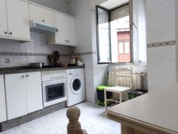 VENTA DE CASA A 80 METROS DE LA PLAYA DE CANDÁS