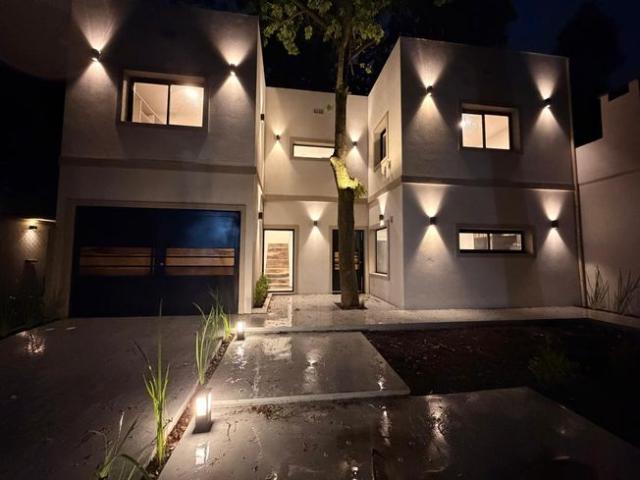 VENTA DE CASA A ESTRENAR BARRIO EN EL CARMENCITO