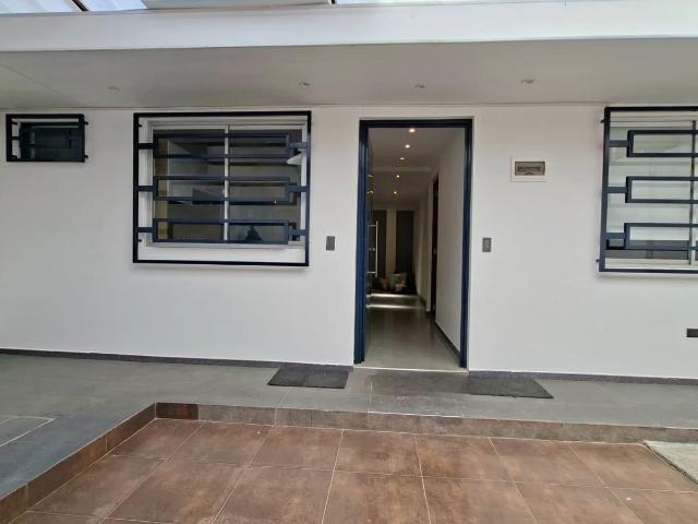 VENTA DE CASA A ESPALDAS HOSPITAL LA LIBERTAD