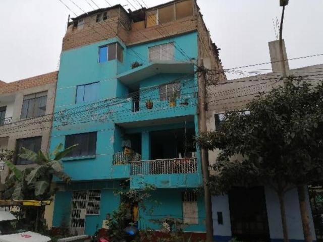 Venta de Casa a pasos de la Estación Jamaica y Parque Sinchi Roca en Comas
