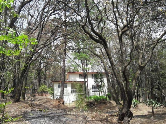 VENTA DE CASA A PRECIO DE TERRENO, EN VILLA DEL CARBON