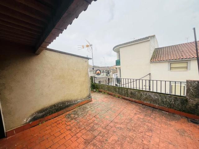 VENTA DE CASA A REFORMAR EN CASAR DE CACERES