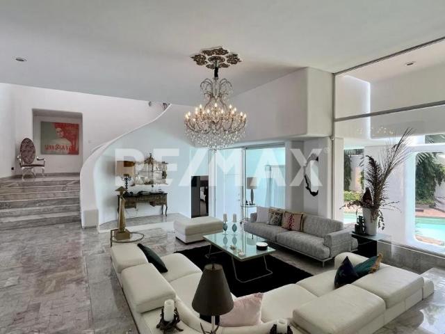 VENTA DE CASA A UNA CUADRA DE PROLONGACIÓN MONTEJO,MÉRIDA.YUC