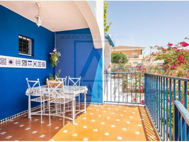 Venta de casa adosada de esquina en Mairena del Aljarafe Sevilla