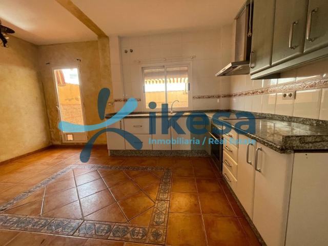 VENTA DE CASA ADOSADA EN ANDÚJAR JAÉN