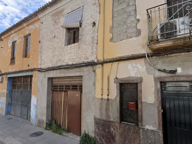 Venta de Casa Adosada en Avenida AV CARCAIXENT Nº 15 Alzira Valencia/València