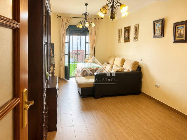 Venta de casa adosada en el Centro Doña Mercedes, Dos Hermanas