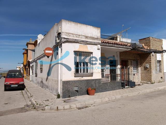 Venta de Casa Adosada en Las Cabezas de San Juan Sevilla