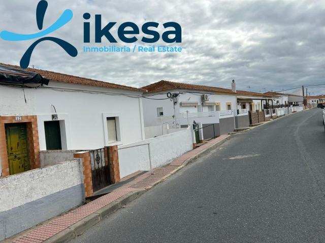 Venta de casa adosada en Tharsis, Huelva