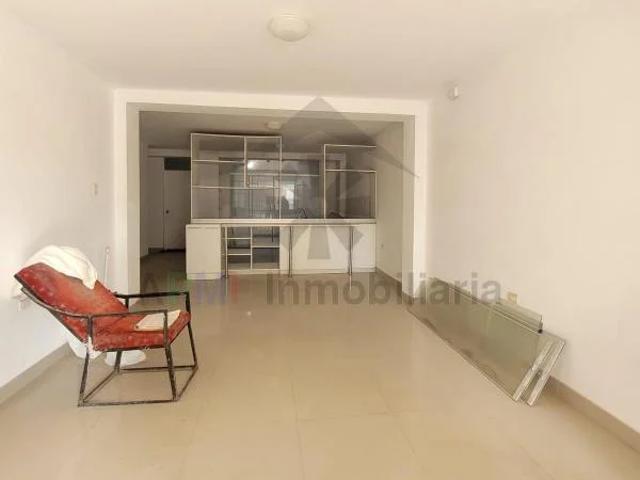 Venta de casa al frente de la universidad cesar vallejo en chiclayo