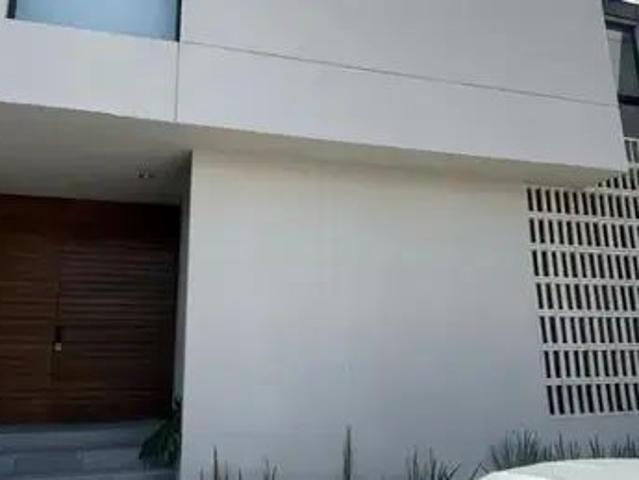 Venta De Casa Altozano, Querétaro, 4 Habitaciones, Recámara Planta Baja, Nueva