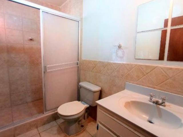 Venta de Casa asequible en Col. Mar de Ensenada. Baja California