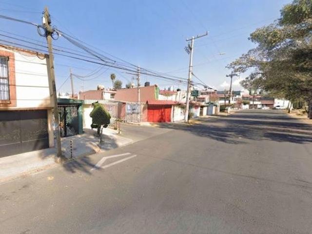 Venta de Casa Bosques de Oslo Colonia Bosques de Aragon Ciudad Nezahualcoyotl CP 57170 AR
