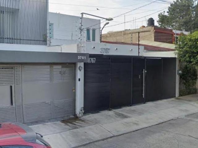 VENTA DE CASA CALLE ANDROMEDA NUMERO 3767 COLONIA LA CALMA ALCALDIA ZAPOPAN JALISCO