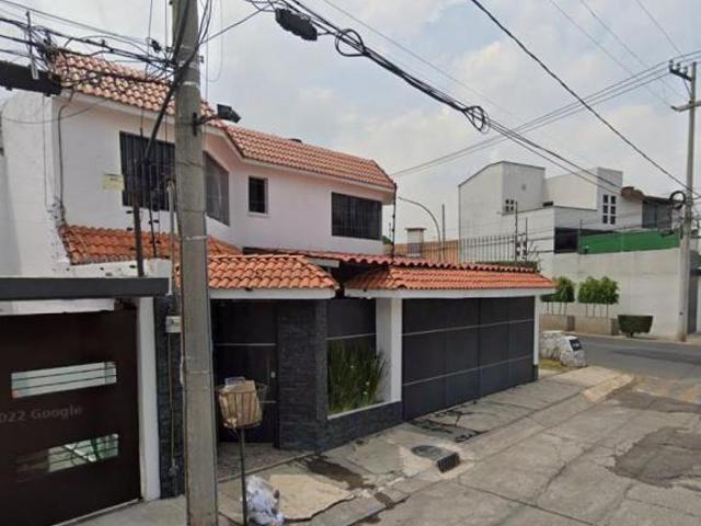 VENTA DE CASA Calle La Llanura #33 Colonia Los Pastores Alcaldia Naucalpan de Juárez C.P.53340 EDOME