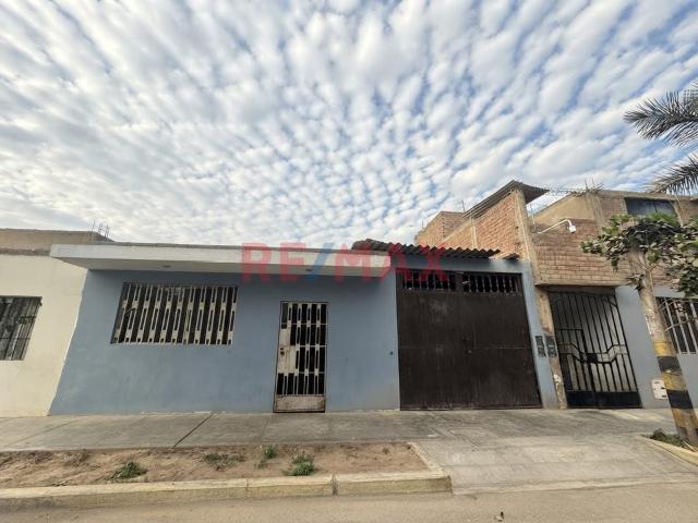 Venta De Casa Calle Salkantay Cerca A Alpamayo Urb. La Libertad