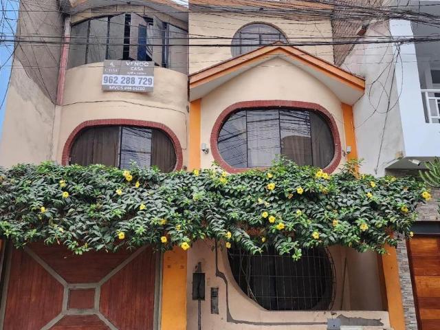 Venta de Casa cerca a parque 140 m² Los Olivos