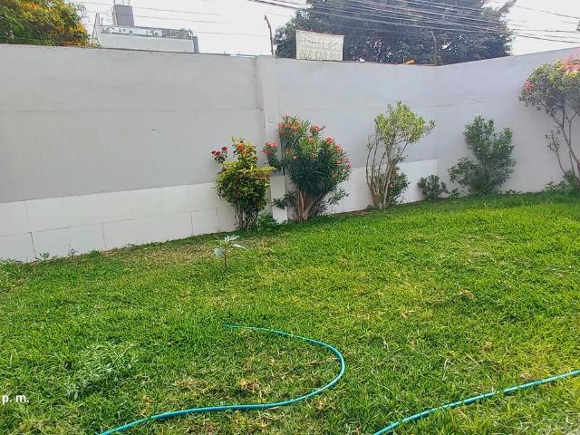 VENTA DE CASA CERCA A PARQUES EN SURCO LIMITE MIRAFLORES 609 848 2